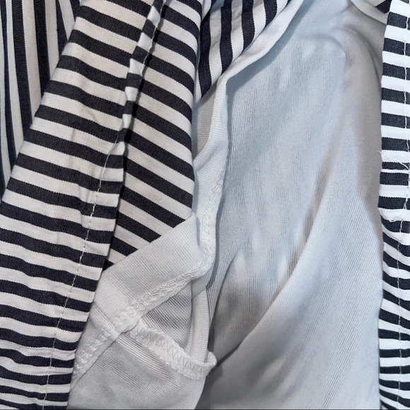 PAPPAGALLO Shift Dress With Bell Sleeves V- back with invisible zipper - Picture 12 of 14